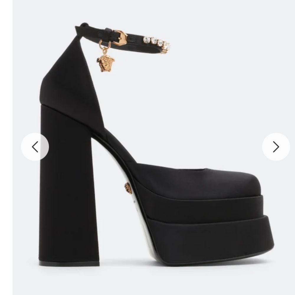 Versace Avila Medusa Pumps